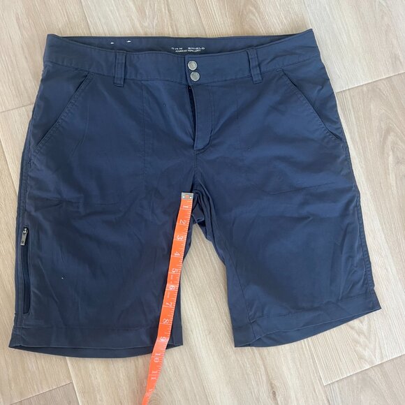Columbia Women's Saturday Trail™ Long Shorts Sz 14 - Picture 2 of 6